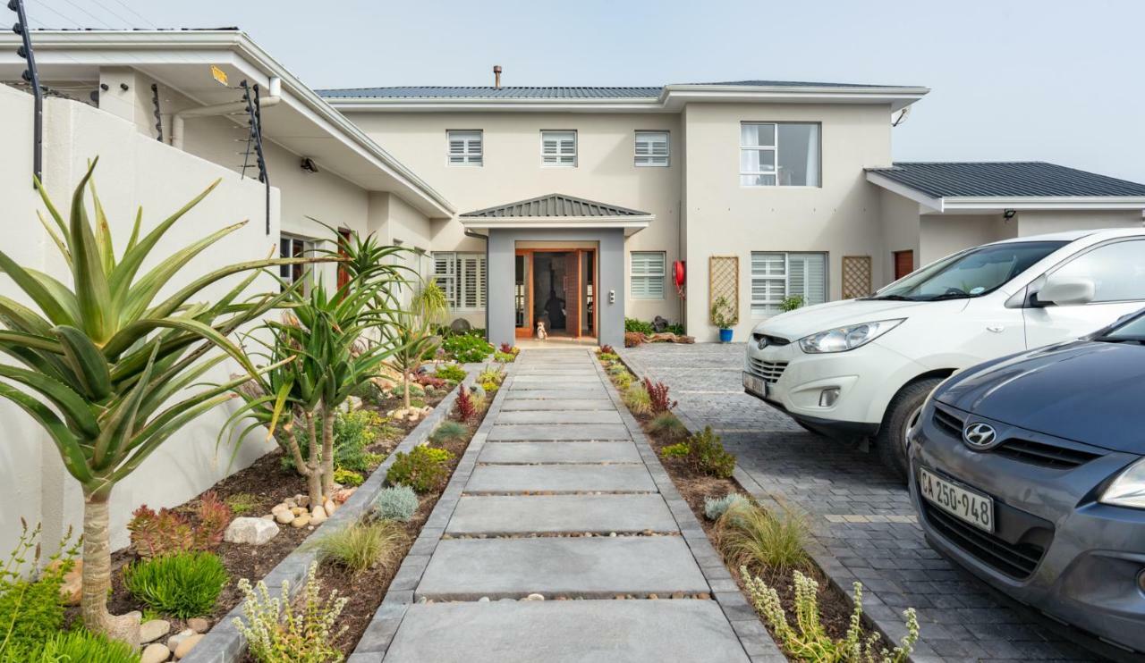 Bentley'S Guesthouse Bloubergstrand Eksteriør billede